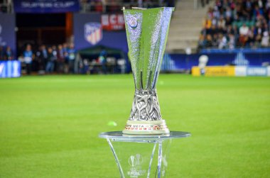 Tallinn, Estonya - 15 Ağustos, 2018: Kupası yakın çekim sırasında final Uefa Avrupa Ligi Kupa 2018 Uefa Süper Kupası maç Atletico Madrid vs Real Madrid, Estonya arasında
