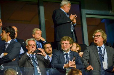 Tallinn, Estonya - 15 Ağustos, 2018: VIP Atletico Madrid vs Real Madrid A. Le Coq Arena Stadyumu, Estonya arasında final 2018 Uefa Süper Kupası maçı sırasında tribünde Uefa misafirler