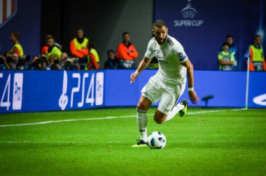 Tallinn, Estonya - 15 Ağustos, 2018: Karim Benzema oyuncular final 2018 Uefa Süper Kupa sırasında maç arada Atletico Madrid vs Real Madrid A. Le Coq Arena Stadyumu, Estonya