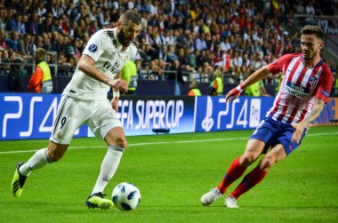 Tallinn, Estonya - 15 Ağustos, 2018: Karim Benzema oyuncular final 2018 Uefa Süper Kupa sırasında maç arada Atletico Madrid vs Real Madrid A. Le Coq Arena Stadyumu, Estonya