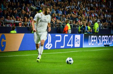 Tallinn, Estonya - 15 Ağustos, 2018: Karim Benzema oyuncular final 2018 Uefa Süper Kupa sırasında maç arada Atletico Madrid vs Real Madrid A. Le Coq Arena Stadyumu, Estonya