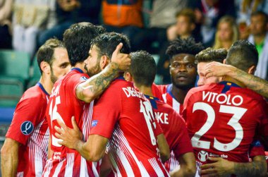 Tallinn, Estonya - 15 Ağustos, 2018: Athletico Madrid oyuncular final 2018 Uefa süper kupa maçında Atletico Madrid vs Real Madrid, Estonya arasında sırasında amaç kutlamak