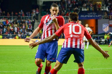 Tallinn, Estonya - 15 Ağustos, 2018: Angel Correa ve Koke kutlamak Atletico Madrid vs Real Madrid, Estonya arasında final 2018 Uefa Süper Kupası maçı sırasında gol