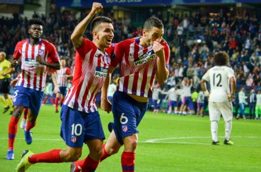 Tallinn, Estonya - 15 Ağustos, 2018: Angel Correa ve Koke kutlamak Atletico Madrid vs Real Madrid, Estonya arasında final 2018 Uefa Süper Kupası maçı sırasında gol