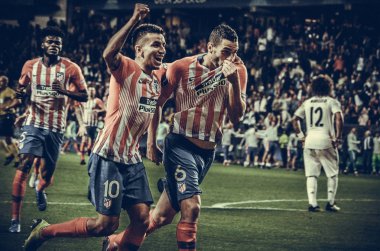 Tallinn, Estonya - 15 Ağustos, 2018: Angel Correa ve Koke kutlamak Atletico Madrid vs Real Madrid, Estonya arasında final 2018 Uefa Süper Kupası maçı sırasında gol