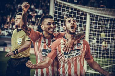 Tallinn, Estonya - 15 Ağustos, 2018: Angel Correa ve Koke kutlamak Atletico Madrid vs Real Madrid, Estonya arasında final 2018 Uefa Süper Kupası maçı sırasında gol
