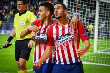 Tallinn, Estonya - 15 Ağustos, 2018: Angel Correa ve Koke kutlamak Atletico Madrid vs Real Madrid, Estonya arasında final 2018 Uefa Süper Kupası maçı sırasında gol