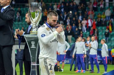 Tallinn, Estonya - 15 Ağustos, 2018: futbolcular Real Madrid almak Uefa Süper Kupası 2018 madalya finalist son 2018 Uefa Süper Kupası maç sonra Estonya