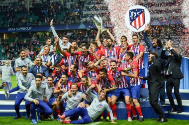 Tallinn, Estonya - 15 Ağustos, 2018: futbolcular Atletico Madrid son 2018 Uefa Süper Kupası maç sonra Estonya Uefa Süper Kupası 2018 kazanarak zaferi kutlamak