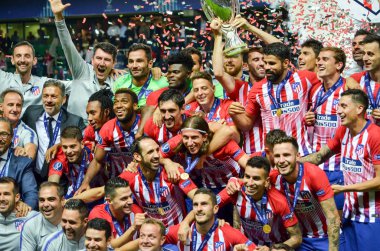 Tallinn, Estonya - 15 Ağustos, 2018: futbolcular Atletico Madrid son 2018 Uefa Süper Kupası maç sonra Estonya Uefa Süper Kupası 2018 kazanarak zaferi kutlamak