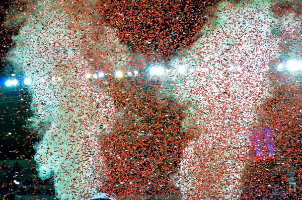 爱沙尼亚塔林 2018年8月 为纪念马德里竞技在欧洲联盟超级杯在 Coq 竞技场体育场的胜利而举行的烟花爆竹 — 图库照片