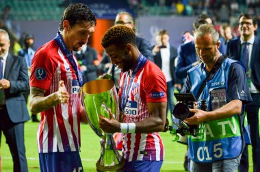 Tallinn, Estonya - 15 Ağustos, 2018: Thomas Lemar son 2018 Uefa Süper Kupası maç sonra Estoniaonia Uefa Süper Kupası 2018 kazanarak zaferi kutlamak