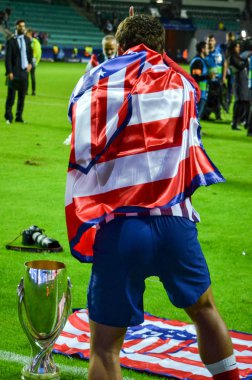 Tallinn, Estonya - 15 Ağustos, 2018: Antoine Griezmann son 2018 Uefa Süper Kupası maç sonra Estonya Uefa Süper Kupası 2018 kazanarak zaferi kutlamak