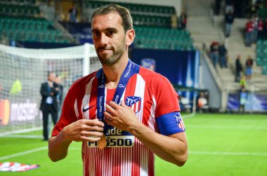 Tallinn, Estonya - 15 Ağustos, 2018: Diego Godin son 2018 Uefa Süper Kupası maç sonra Estonya Uefa Süper Kupası 2018 kazanarak zaferi kutlamak