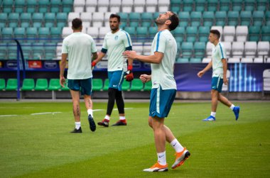 Tallinn, Estonya - 15 Ağustos, 2018: son 2018 Uefa Süper Kupası maç önce Atletico Madrid vs Real Madrid, Estonya arasında Real Madrid futbol oyuncuların eğitim