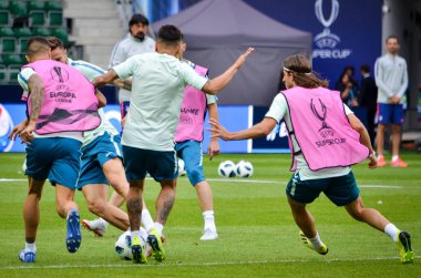 Tallinn, Estonya - 15 Ağustos, 2018: son 2018 Uefa Süper Kupası maç önce Atletico Madrid vs Real Madrid, Estonya arasında Real Madrid futbol oyuncuların eğitim
