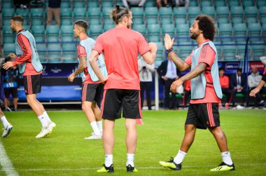 Tallinn, Estonya - 15 Ağustos, 2018: son 2018 Uefa Süper Kupası maç önce Atletico Madrid vs Real Madrid, Estonya arasında Real Madrid futbol oyuncuların eğitim