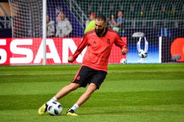 Tallinn, Estonya - 15 Ağustos, 2018: Karim Benzema final sırasında 2018 Uefa Süper Kupası maç arada Atletico Madrid vs Real Madrid A. Le Coq Arena Stadyumu, Estonya