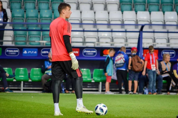 爱沙尼亚塔林 2018年8月 对皇马足球运动员的训练在决赛之前的 2018 Uefa 超级杯比赛在马德里与皇马之间 爱沙尼亚 — 图库照片
