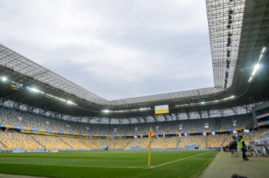 Lviv , Ukrayna - 10 Ağustos 2018: Slovakya ve Ukrayna, Ukrayna milli takımları arasında Uefa Uluslar Ligi grup seçimi sırasında boş stadyum Arena Lviv genel görünümü