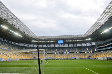 Lviv , Ukrayna - 10 Ağustos 2018: Slovakya ve Ukrayna, Ukrayna milli takımları arasında Uefa Uluslar Ligi grup seçimi sırasında boş stadyum Arena Lviv genel görünümü