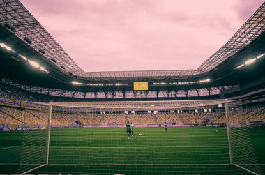 Lviv , Ukrayna - 10 Ağustos 2018: Slovakya ve Ukrayna, Ukrayna milli takımları arasında Uefa Uluslar Ligi grup seçimi sırasında boş stadyum Arena Lviv genel görünümü