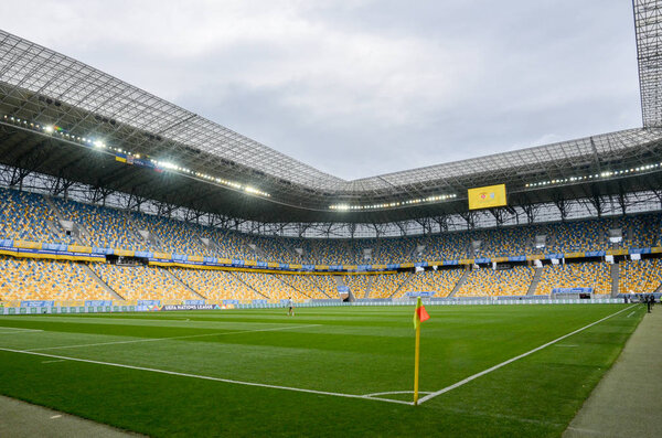 Львов, Украина - 10 августа 2018 года: Общий вид пустой стадионной арены Львов во время группового отбора Лиги наций УЕФА между сборными Словакии и Украины, Украина
