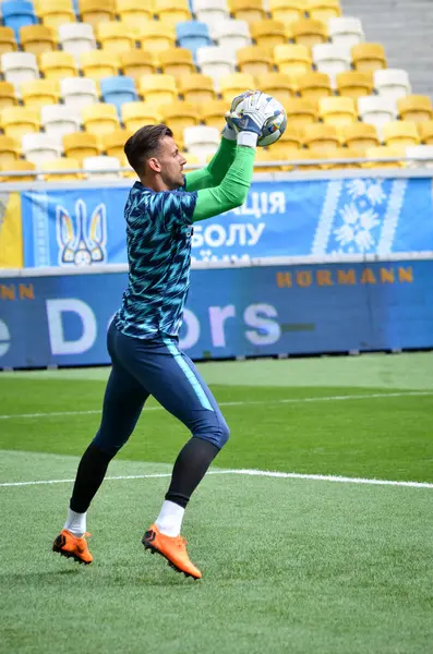 Lviv , Ukrayna - 10 Ağustos 2018: Arena Lviv, Ukrayna'da Slovakya ve Ukrayna milli takımları arasında Uefa Uluslar Ligi grup seçimi sırasında Martin Dubravka