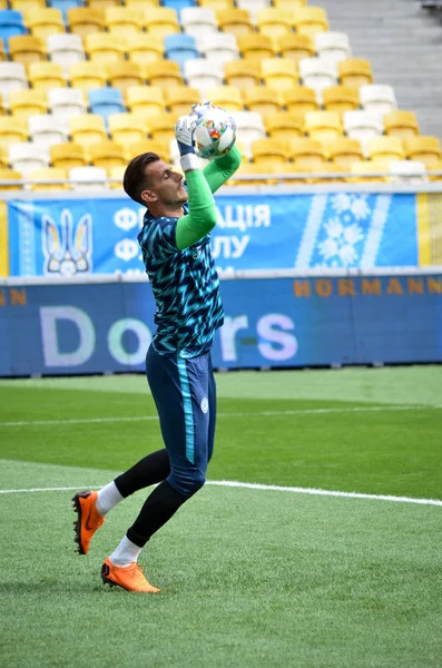 Lviv , Ukrayna - 10 Ağustos 2018: Arena Lviv, Ukrayna'da Slovakya ve Ukrayna milli takımları arasında Uefa Uluslar Ligi grup seçimi sırasında Martin Dubravka