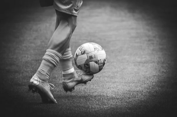 Lviv Ucrania Agosto 2018 Jugadores Fútbol Con Balón Las Piernas — Foto de Stock