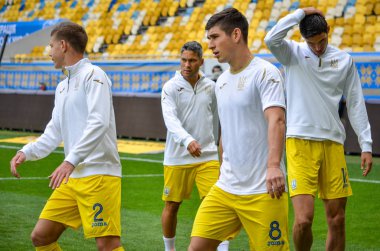 Lviv , Ukrayna - 10 Ağustos 2018: Slovakya ve Ukrayna, Ukrayna milli takımları arasında Uefa Uluslar Ligi sırasında Ukrayna takımının futbolcuları eğitimi