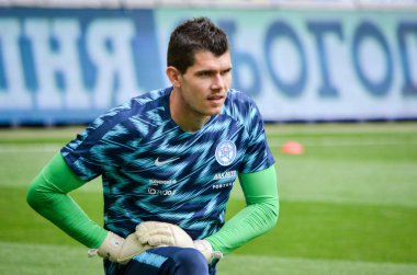 Lviv , Ukrayna - 10 Ağustos 2018: Slovakya ve Ukrayna milli takımları arasında Arena Lviv, Ukrayna'da oynanan Uefa Uluslar Ligi grup seçimi sırasında kalecilerin eğitimi