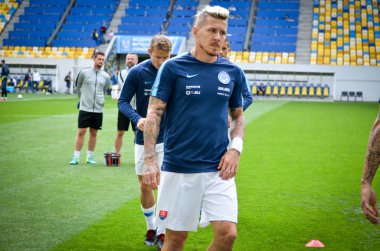 Lviv , Ukrayna - 10 Ağustos 2018: Juraj Kucka, Slovakya ve Ukrayna milli takımları arasında Arena Lviv, Ukrayna'da oynanan Uefa Uluslar Ligi grup seçimi sırasında