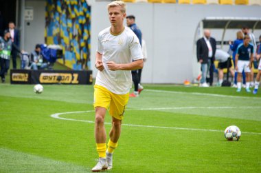 Lviv , Ukrayna - 10 Ağustos 2018: Oleksandr Zinchenko, Slovakya ve Ukrayna milli takımları arasında Arena Lviv, Ukrayna'da oynanan Uefa Uluslar Ligi grup seçimi sırasında