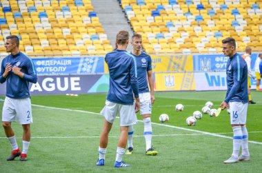 Lviv , Ukrayna - 10 Ağustos 2018: Slovakya ve Ukrayna, Ukrayna milli takımları arasında Uefa Uluslar Ligi sırasında Slovakya takımının futbolcularını eğitin