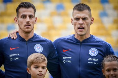 Lviv , Ukrayna - 10 Ağustos 2018: Martin Skrtel ve Martin Dubravka, Slovakya ve Ukrayna milli takımları arasında Arena Lviv, Ukrayna'da oynanan Uefa Uluslar Ligi grup seçimi sırasında