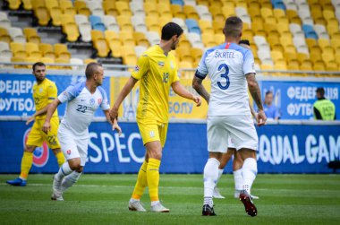 Lviv , Ukrayna - 10 Ağustos 2018: Martin Skrtel, Slovakya ve Ukrayna milli takımları arasında Arena Lviv, Ukrayna'da oynanan Uefa Uluslar Ligi grup seçimi sırasında