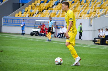 Lviv , Ukrayna - 10 Ağustos 2018: Slovakya ve Ukrayna milli takımları arasında Arena Lviv, Ukrayna'da oynanan Uefa Uluslar Ligi grup seçimi sırasında Mykola Matvienko