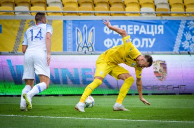 Lviv , Ukrayna - 10 Ağustos 2018: Andriy Yarmolenko, Slovakya ve Ukrayna milli takımları arasında Arena Lviv, Ukrayna'da oynanan Uefa Uluslar Ligi grup seçimi sırasında