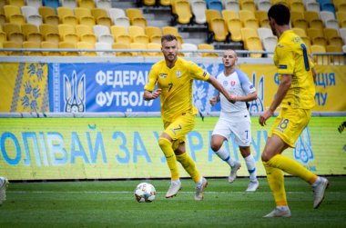 Lviv , Ukrayna - 10 Ağustos 2018: Andriy Yarmolenko, Slovakya ve Ukrayna milli takımları arasında Arena Lviv, Ukrayna'da oynanan Uefa Uluslar Ligi grup seçimi sırasında