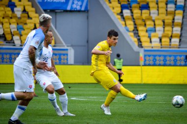 Lviv , Ukrayna - 10 Ağustos 2018: Slovakya ve Ukrayna, Ukrayna milli takımları arasında Uefa Uluslar Ligi grup seçimi sırasında Ruslan Malinovskyi