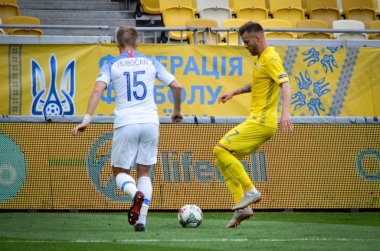 Lviv , Ukrayna - 10 Ağustos 2018: Tomas Hubocan, Slovakya ve Ukrayna milli takımları arasında Arena Lviv, Ukrayna'da oynanan Uefa Uluslar Ligi grup seçimi sırasında