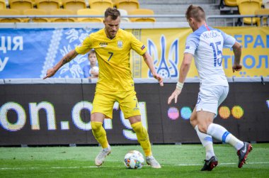 Lviv , Ukrayna - 10 Ağustos 2018: Andriy Yarmolenko, Slovakya ve Ukrayna milli takımları arasında Arena Lviv, Ukrayna'da oynanan Uefa Uluslar Ligi grup seçimi sırasında