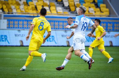 Lviv , Ukrayna - 10 Ağustos 2018: Juraj Kucka, Slovakya ve Ukrayna milli takımları arasında Arena Lviv, Ukrayna'da oynanan Uefa Uluslar Ligi grup seçimi sırasında