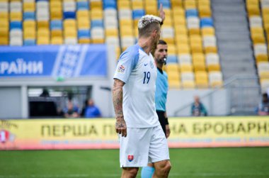 Lviv , Ukrayna - 10 Ağustos 2018: Juraj Kucka, Slovakya ve Ukrayna milli takımları arasında Arena Lviv, Ukrayna'da oynanan Uefa Uluslar Ligi grup seçimi sırasında