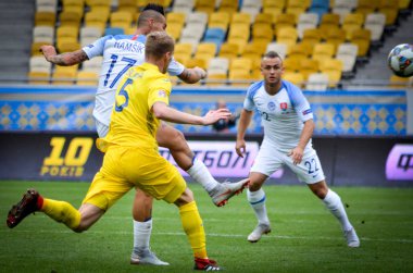 Lviv , Ukrayna - 10 Ağustos 2018: Slovakya ve Ukrayna, Ukrayna milli takımları arasında Uefa Uluslar Ligi grup seçimi sırasında Marek Hamsik