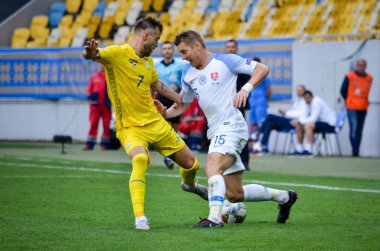 Lviv , Ukrayna - 10 Ağustos 2018: Slovakya ve Ukrayna, Ukrayna milli takımları arasında Uefa Uluslar Ligi grup seçimi sırasında futbolcu
