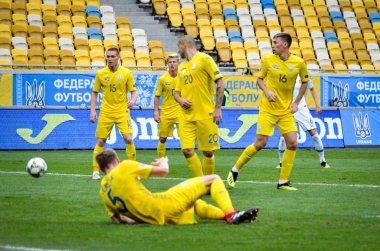 Lviv , Ukrayna - 10 Ağustos 2018: Slovakya ve Ukrayna milli takımları arasında Arena Lviv, Ukrayna'da oynanan Uefa Uluslar Ligi grup seçimi sırasında futbolcu