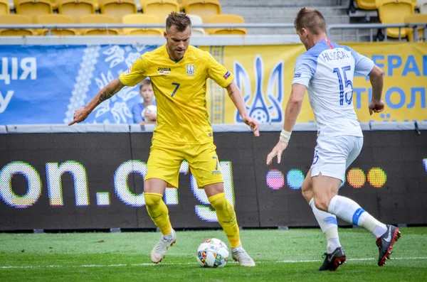 Lviv , Ukrayna - 10 Ağustos 2018: Andriy Yarmolenko, Slovakya ve Ukrayna milli takımları arasında Arena Lviv, Ukrayna'da oynanan Uefa Uluslar Ligi grup seçimi sırasında