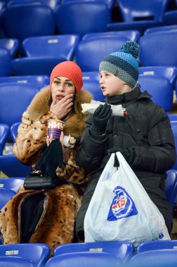 Kharkiv, Ukrayna - 14 Şubat 2019: Futbol kız taraftarları desteği